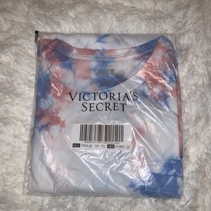 PINK Victoria's Secret Tops - VS PINK LONG SLEEVE CAMPUS TEE PINK Victoria's Secret Tops - VS PINK LONG SLEEVE CAMPUS TEE